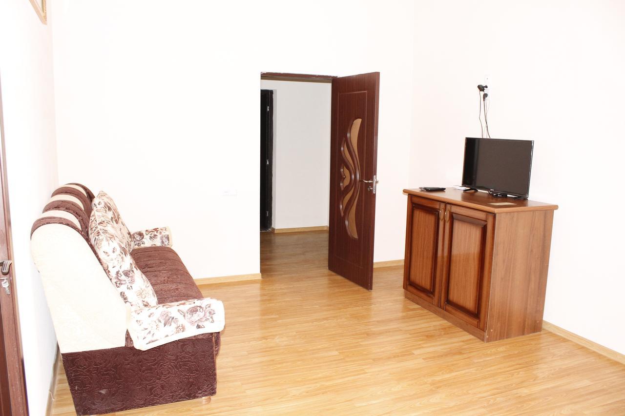 Hotel Fenix Complex Kapan Bagian luar foto