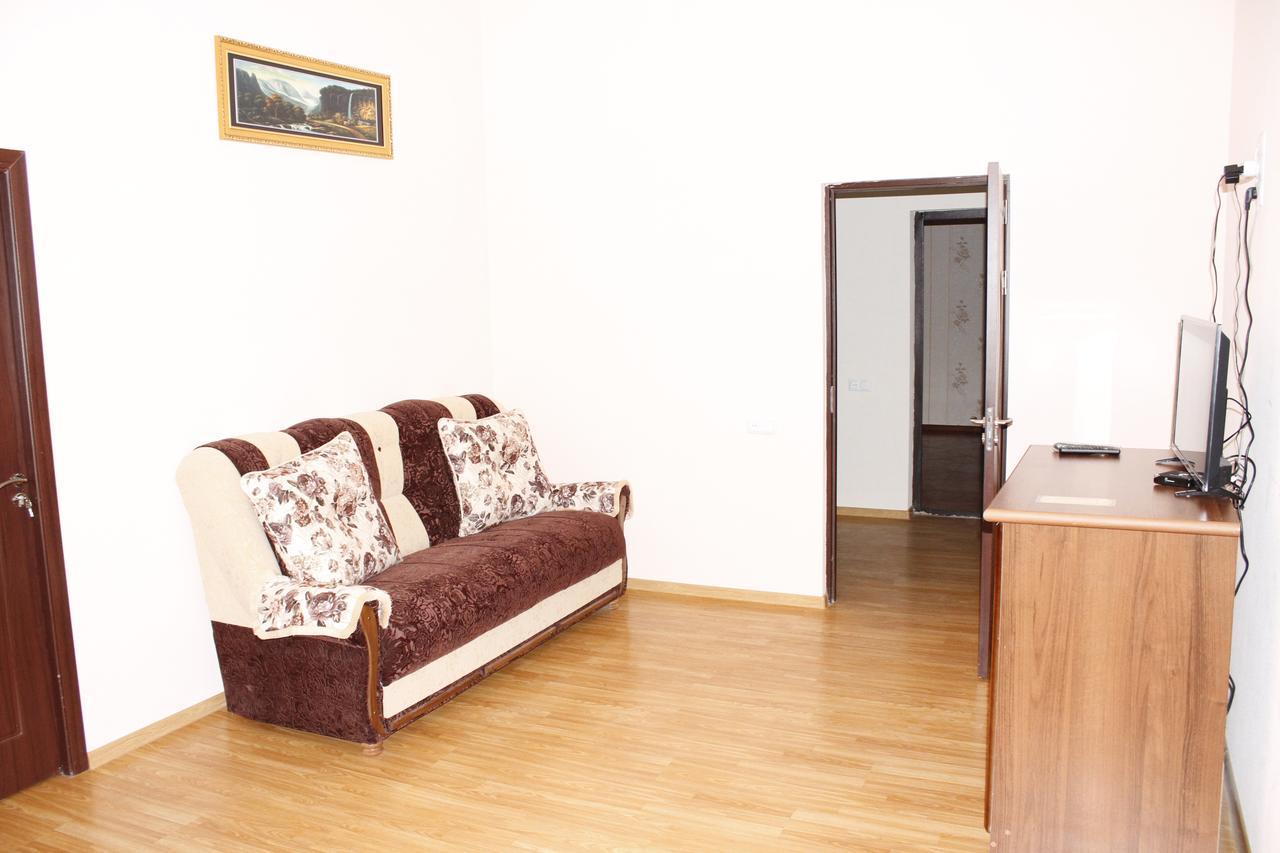 Hotel Fenix Complex Kapan Bagian luar foto