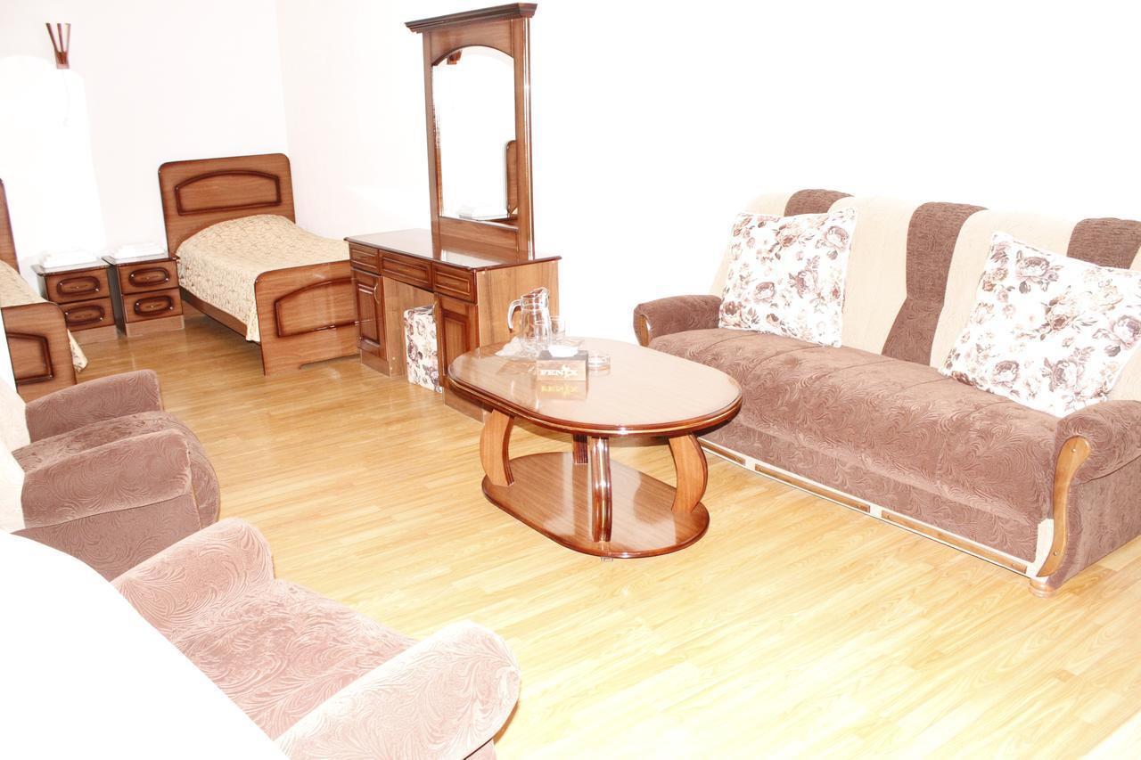 Hotel Fenix Complex Kapan Bagian luar foto