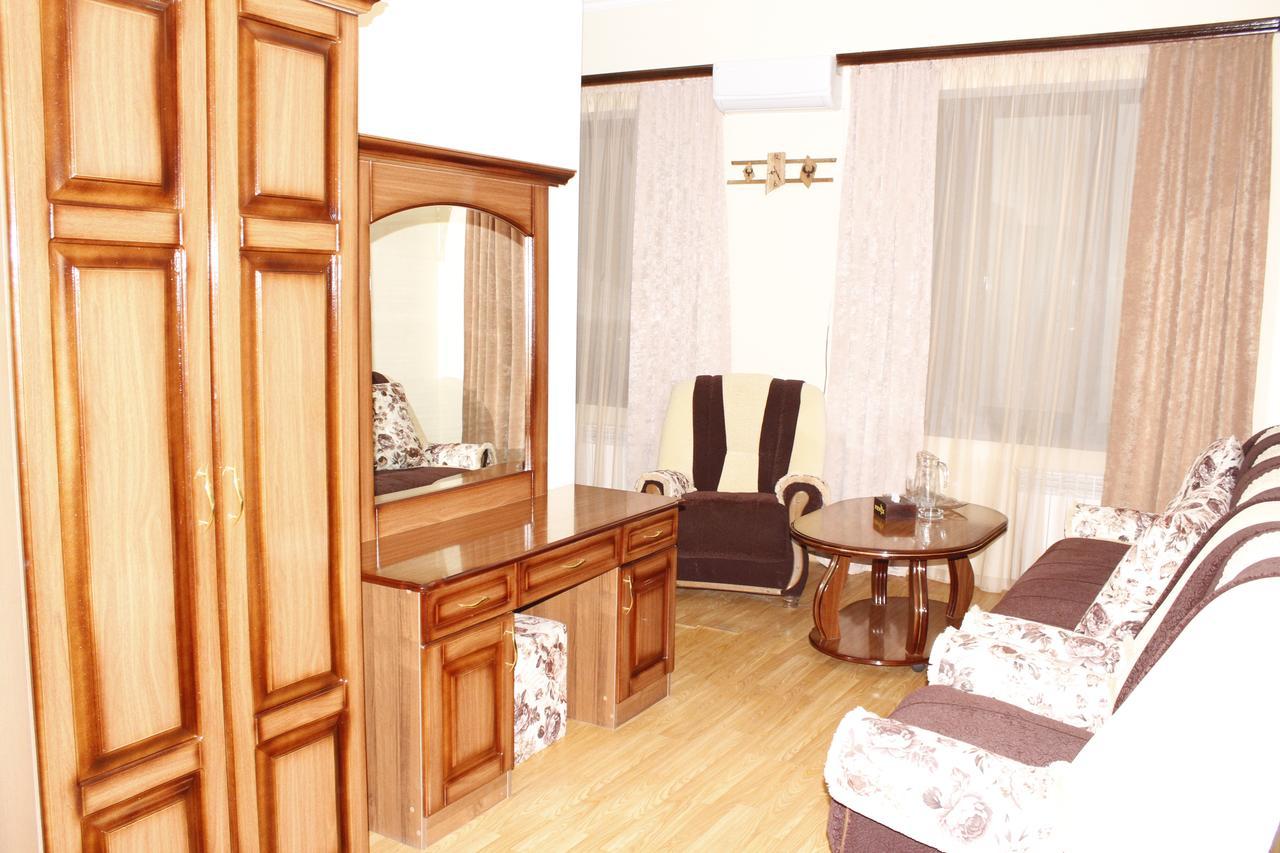 Hotel Fenix Complex Kapan Bagian luar foto