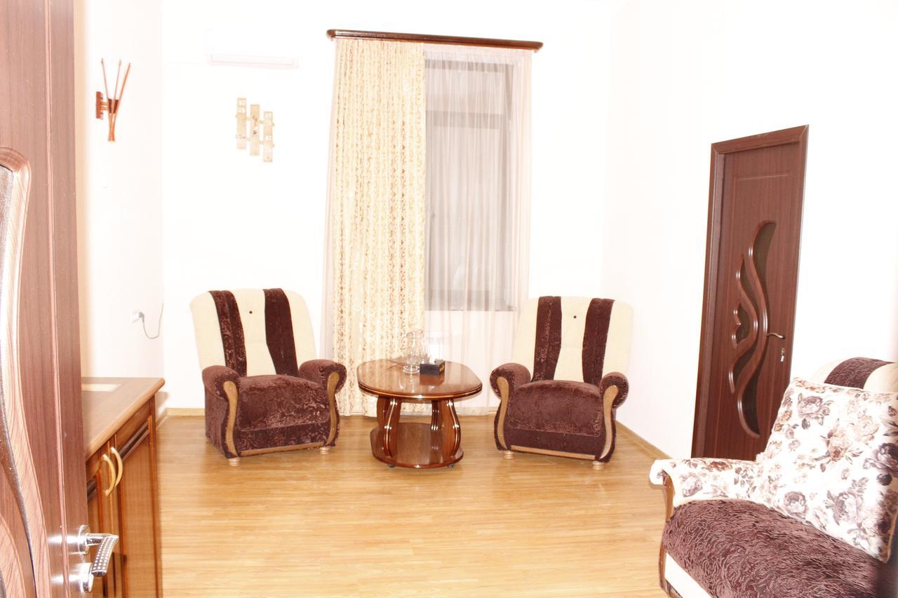 Hotel Fenix Complex Kapan Bagian luar foto