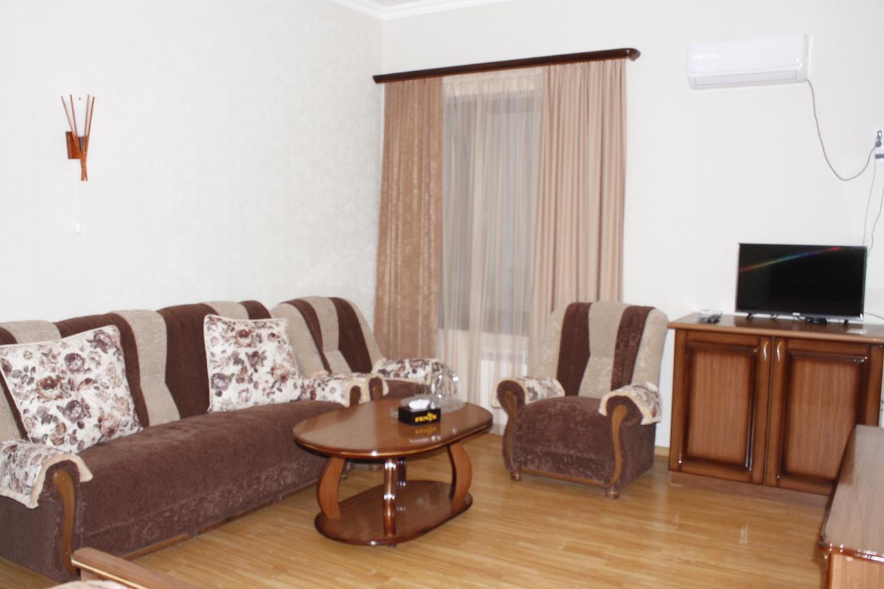 Hotel Fenix Complex Kapan Bagian luar foto