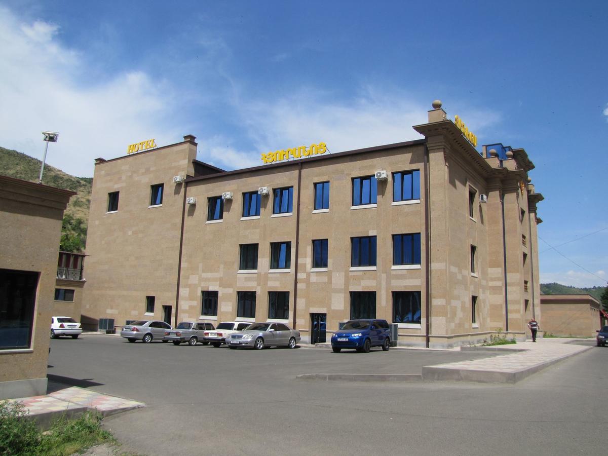 Hotel Fenix Complex Kapan Bagian luar foto