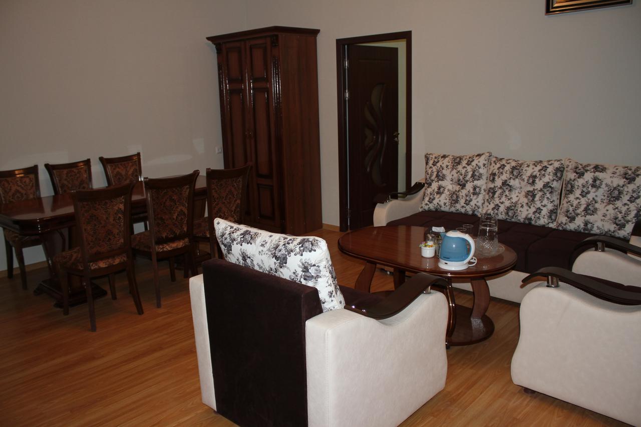 Hotel Fenix Complex Kapan Bagian luar foto