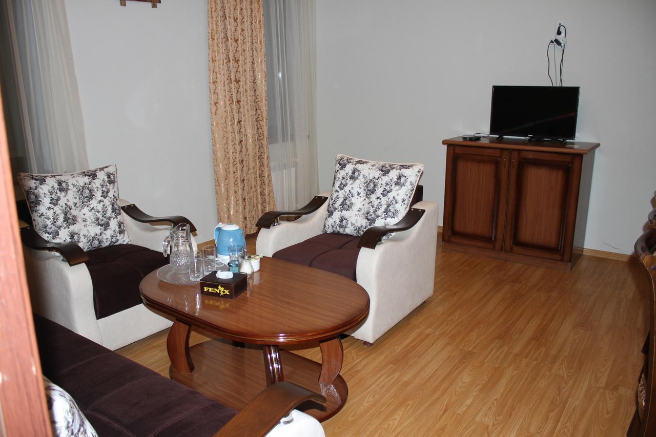 Hotel Fenix Complex Kapan Bagian luar foto