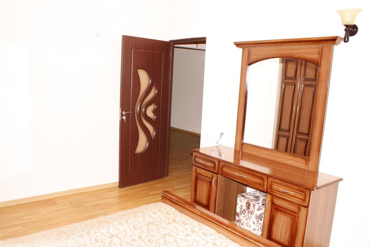 Hotel Fenix Complex Kapan Bagian luar foto