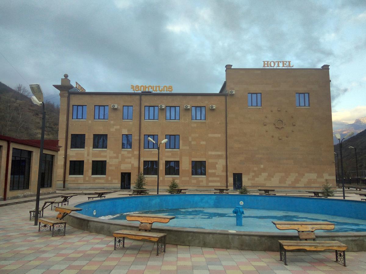 Hotel Fenix Complex Kapan Bagian luar foto
